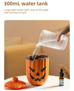 Yminigo V86 pumpkin aroma diffuser 300ml with water being poured into tank